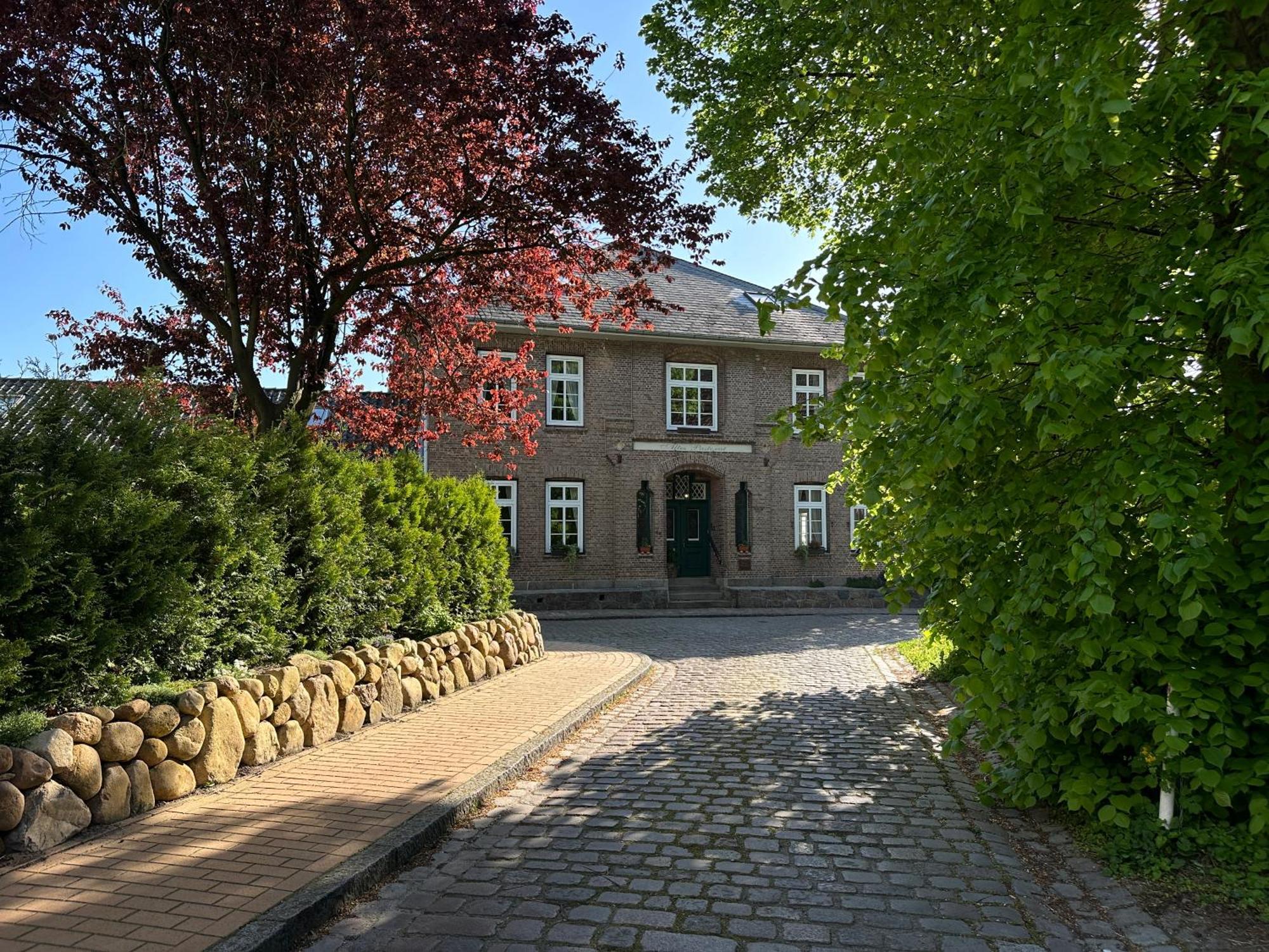 Bed and Breakfast Altes Pastorat Barmstedt Exterior foto